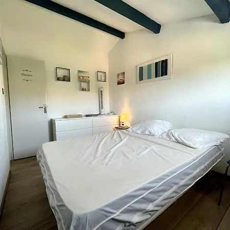 House For 4 People 30 M From The *