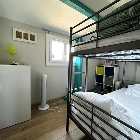 Casa de Férias House For 4 People 30 M From The