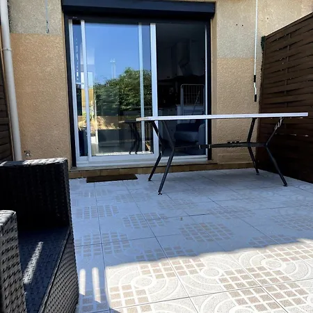 Casa de Férias House For 4 People 30 M From The *